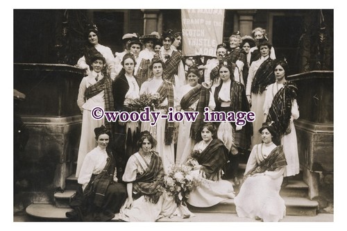 Rs0017 suffragettes wearing - -,