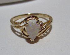 STUNNING 14K YG LADIES OPAL &