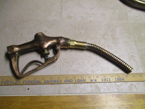 Vtg brass buckeye 800b - brass,