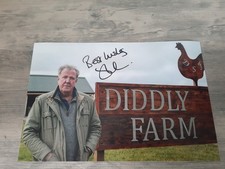JEREMY CLARKSON SIGNED 12 X 8 AUTOGRAPHED DIDDLY FARM PHOTO...REAL 