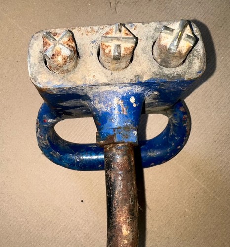 Triple head air scabbler hand - triple,