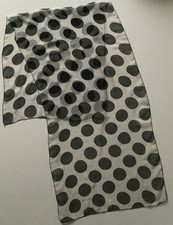 44 A Grey & Black Spot Design