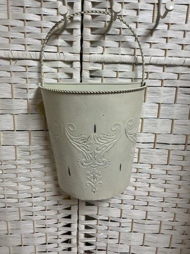 Antique white farmhouse - farmhouse, shabby