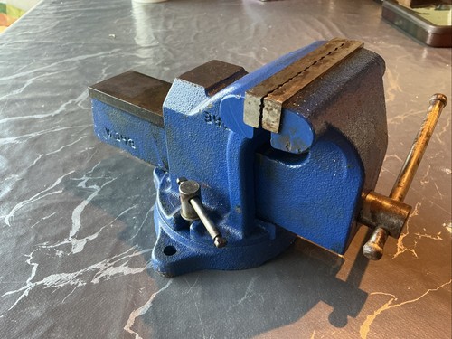 Rotating bench vice - bench,