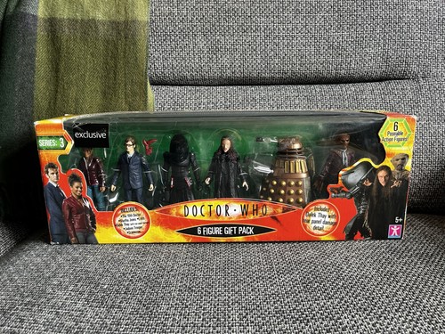Doctor who character figure - doctor,