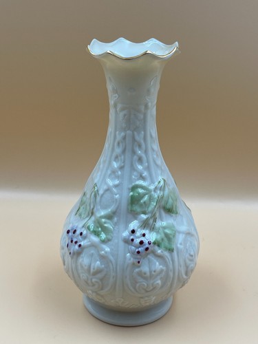 Beautiful belleek vase - beautiful, circa