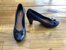 Clarks Artisan Black Leather Court Shoes Size 4.5 D New Never Worn