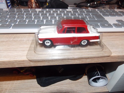 Triumph herald - 1:43,