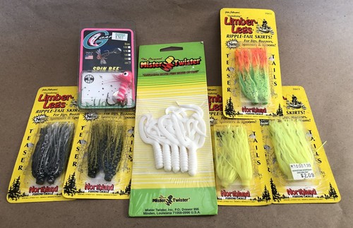 Lot vintage fishing lures - lot,