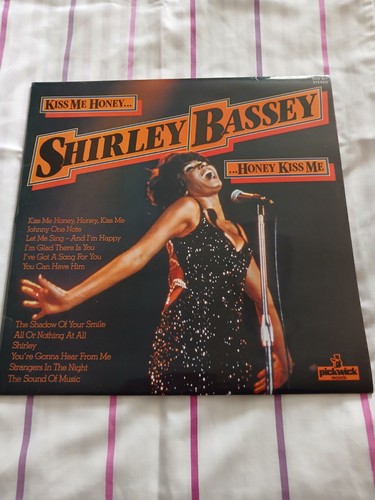 Shirley bassey kiss honey - kiss,