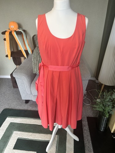 Pepperberry dress size - dress, 14