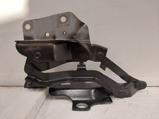 BONNET HINGE LH LAND ROVER