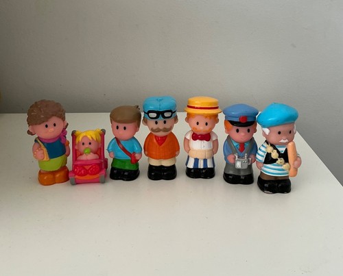 Elc happyland figures - 7,