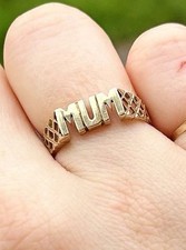 Vintage 9ct Yellow Gold Mum