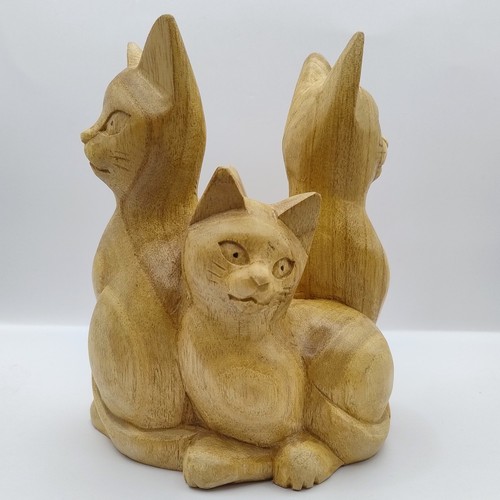 Wooden cat family circle - cat,