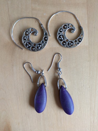 Two pairs beautiful - , earrings