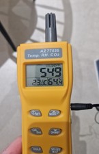 AZ77535 Handheld carbon dioxide detector with carry box for CO2, temp & humidity