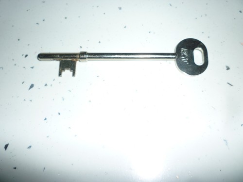 M104m long shank - shank, chubb