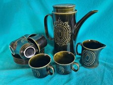 BARRATTS OF STAFFORDSHIRE 'BARBEQUE' COFFEE POT, MILK JUG, + 6 x CUPS & SAUCERS