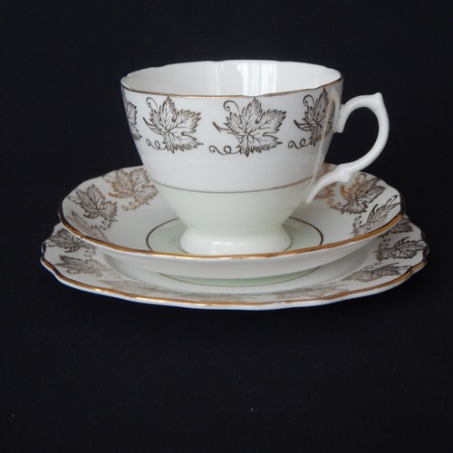 Vintage pastel green - vintage, gold