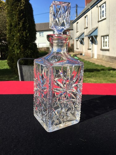 Square whiskey decanter cut - square,