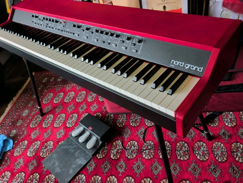 Nord grand stage piano - stage,