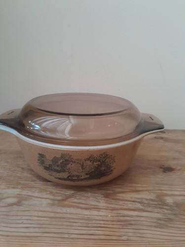 Vintage pyrex casserole - casserole, lidded