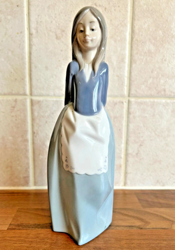 Nao lladro figurine girl with - girl,
