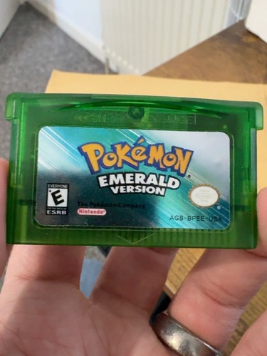 Pokemon emerald version - emerald,