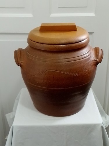 70s heavy bread crock - bread,