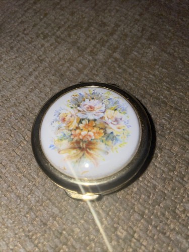 Vintage stratton pill box - stratton,