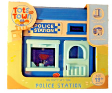 TOTS TOWN - POLICE STATION- PLAY SET   -NEW  -  REF TT (str x)