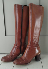 Stunning Vintage 1970s, Ladies Brown Leather Boots, size 7, The Bootery