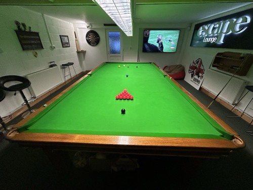 Snooker table - table,