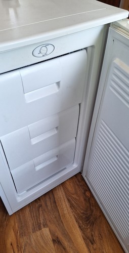 Indesit freezer under counter