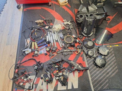 Honda cbr1000rr 2008 spares - cbr1000rr,