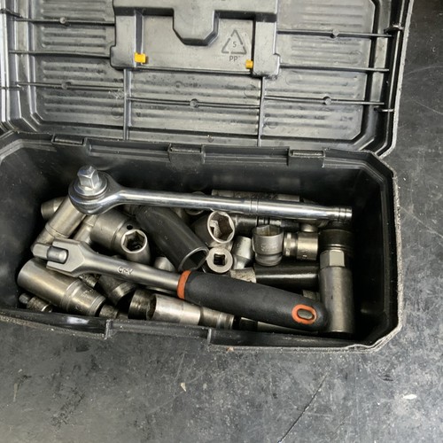 Massive job lot - lot, sockets