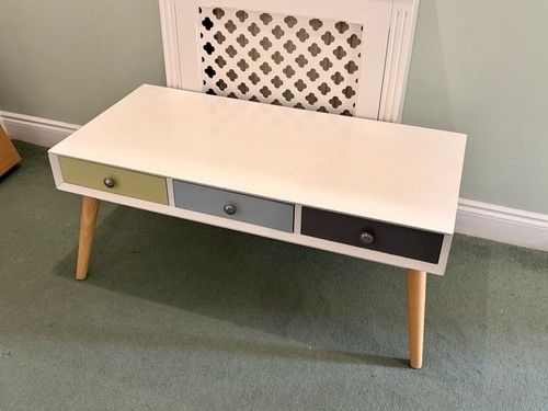 White coffee table with draws - with,