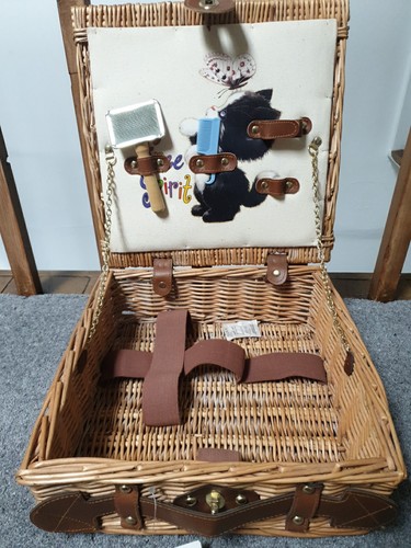 New unused 30cm square - new,, wicker