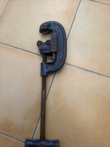 Record 202 pipe cutter - 202,
