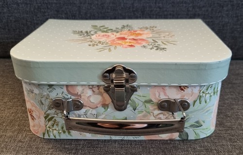 Pastel green floral print - green,