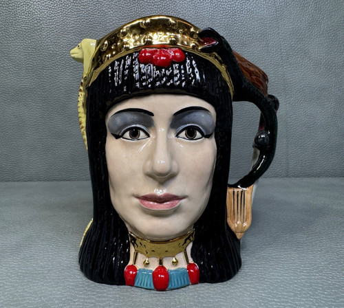 Royal doulton toby - royal, jug