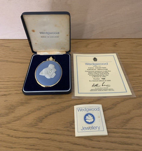 Wedgwood papal collection - papal,