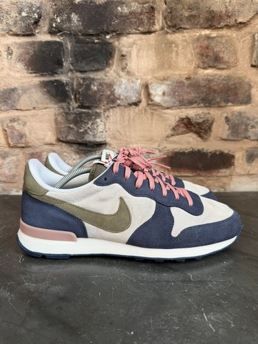 Rare nike internationalist - v,