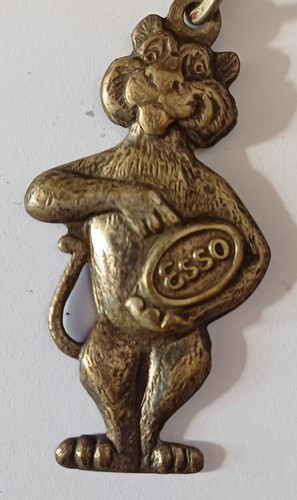 Vintage esso key - *,