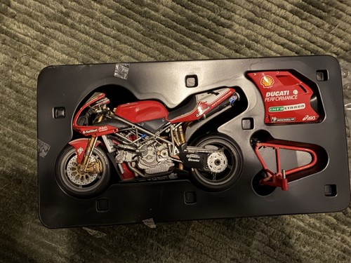 Minichamps ducati 996 carl - minichamps,