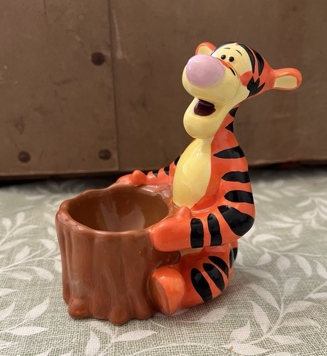 Disney tigger ceramic egg - tigger,