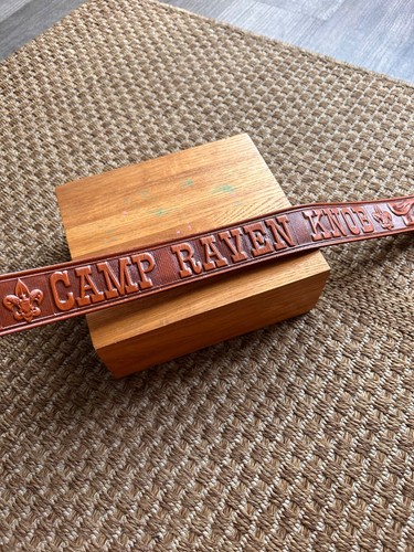 Camp raven knob boy - raven, euc