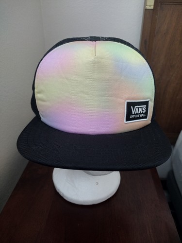Vans off the wall - vans, trucker