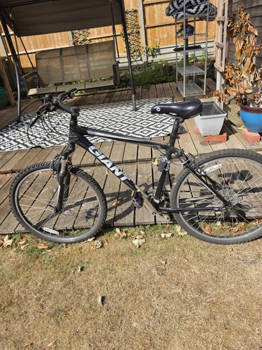 Mens giant mountain bike - mountain,